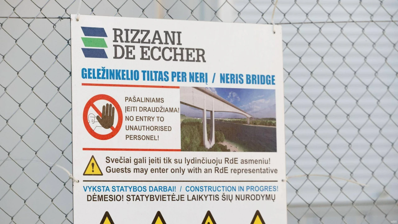 Kaip užsienio rangovas – taip bėda: „Rail Baltica“ gali likti be tilto