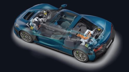 Nauja era superautomobiliams: ši technologija išgelbės elektromobilius nuo vienos didžiausių jų problemų