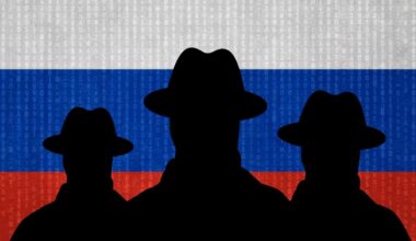 „Alkoholis, prostitutės ir korupcija“: rusų šnipai pratrūko anonimiškai skųsti vieni kitus