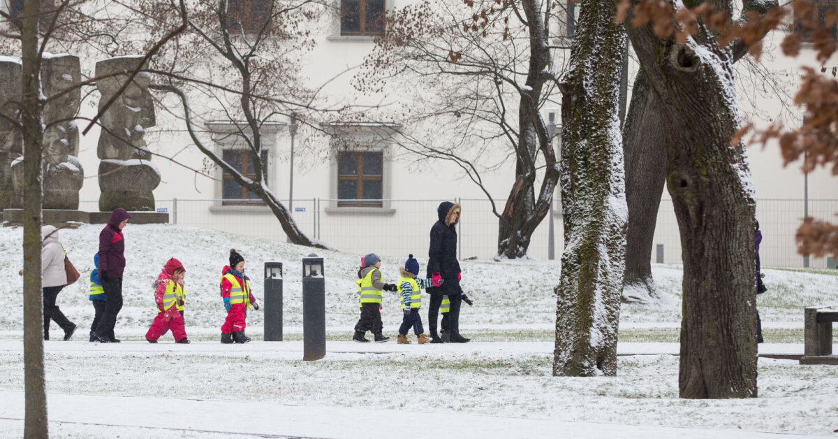Ateina šalčiai: kada mokiniai gali neiti į mokyklą?