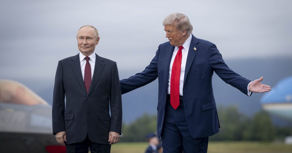 Putino veidas – Baltuosiuose rūmuose: garbingoje vietoje šalia Trumpo anūkų