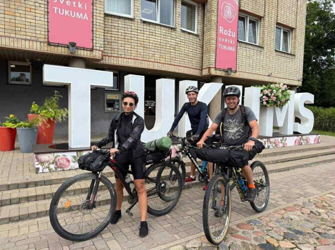 Asmeninė nuotr./Vaida su broliu ir pusbroliu šią vasarą