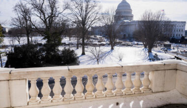 Gresiant vyriausybės uždarymui, JAV Senatas ruošiasi balsavimui dėl finansavimo