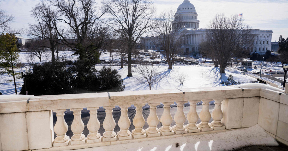 Gresiant vyriausybės uždarymui, JAV Senatas ruošiasi balsavimui dėl finansavimo