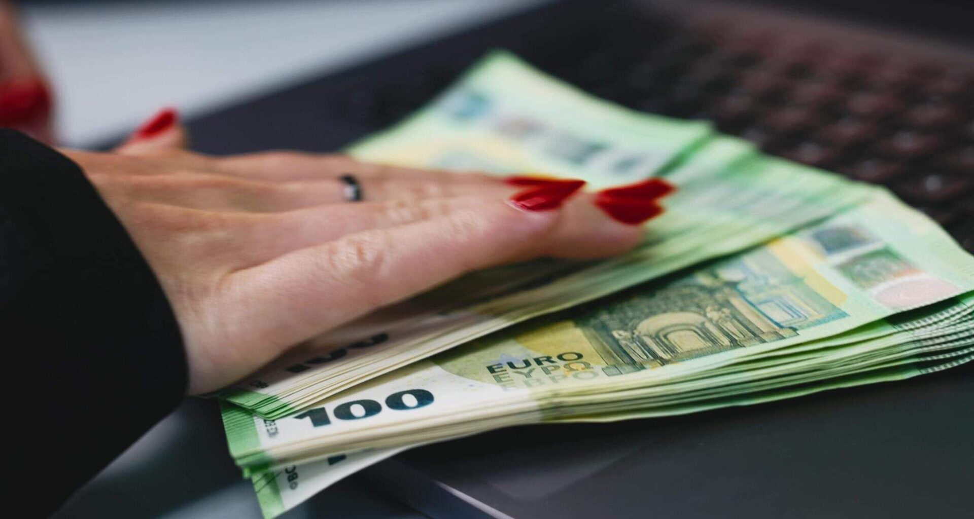 Aiškėja lietuvių finansiniai planai 2026-iems: taupymas – pirmoje vietoje