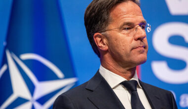 NATO vadovas: Europa nepajėgi apsiginti be JAV pagalbos - 15min.lt