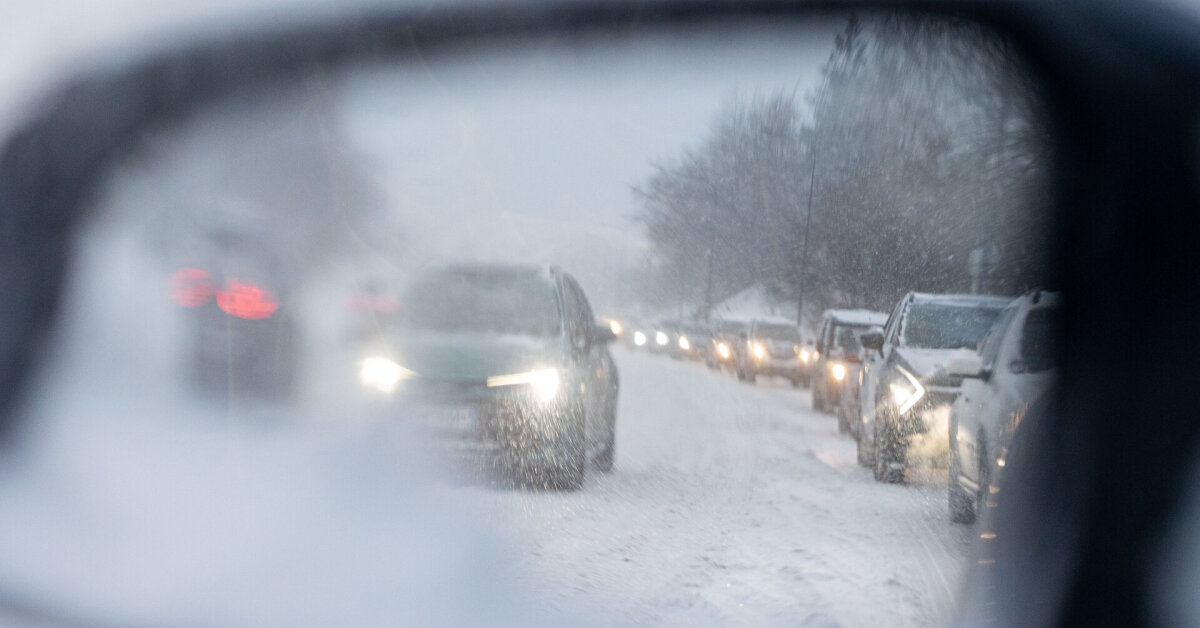 Pūgos ir vėjas sunkina eismą: perspėjimas visiems vairuotojams - 15min.lt