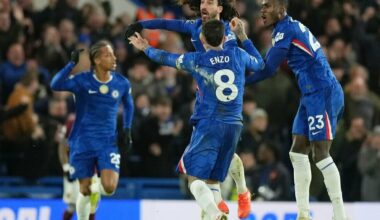 Savų gerbėjų nušvilpta „Chelsea“ panaikino dviejų įvarčių deficitą ir išplėšė pergalę