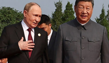 Putinas pataikauja Xi Jinpingui: Maskvos ir Pekino aljansas stabilizuoja pasaulį