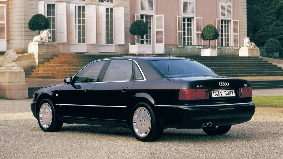 Audi A8 L 6.0 Quattro (nuotr. gamintojo)