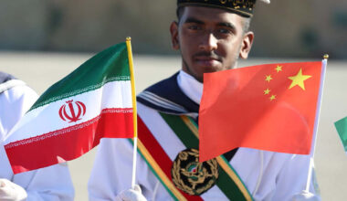 Kinija teigia palaikanti Iraną, ginantį savo interesus