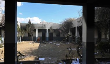 Pakistane ieškoma mirtinus išpuolius surengusių užpuolikų