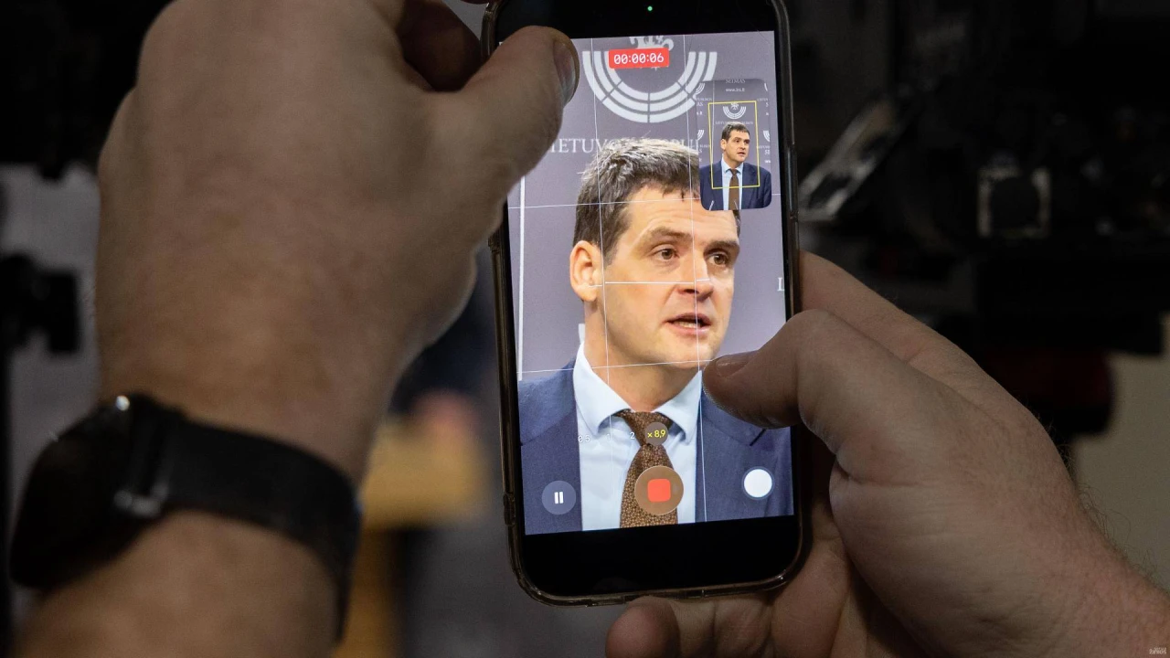 Apklausa: gyventojai labiausiai nepasitiki R. Žemaitaičiu, pasitiki – G. Nausėda