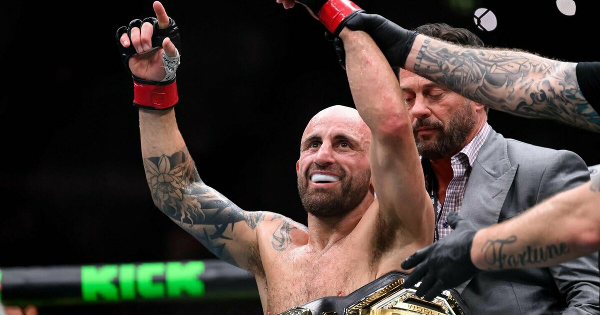 Volkanovskio meistriškumo pamoka Sidnėjuje: čempionas užtikrintai apgynė titulą prieš Lopesą