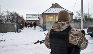 Ukrainoje sulaikyti grupės nariai, vežę karius iš tarnybos vietų į užsienį