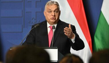 Orbanas ne šiaip sau taip įnirtingai puola Ukrainą