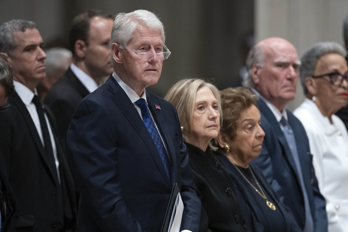 Epsteino skandalas: Clintonai sutiko liudyti Kongrese