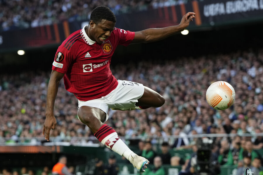 „Man Utd“ paskutinę akimirką užblokavo T. Malacia persikėlimą į Turkiją