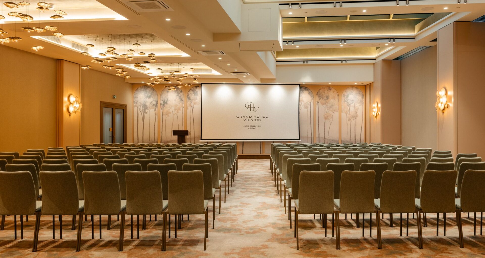 Vilniuje atsinaujina penkių žvaigždučių viešbutis: rekonstruotos renginių salės