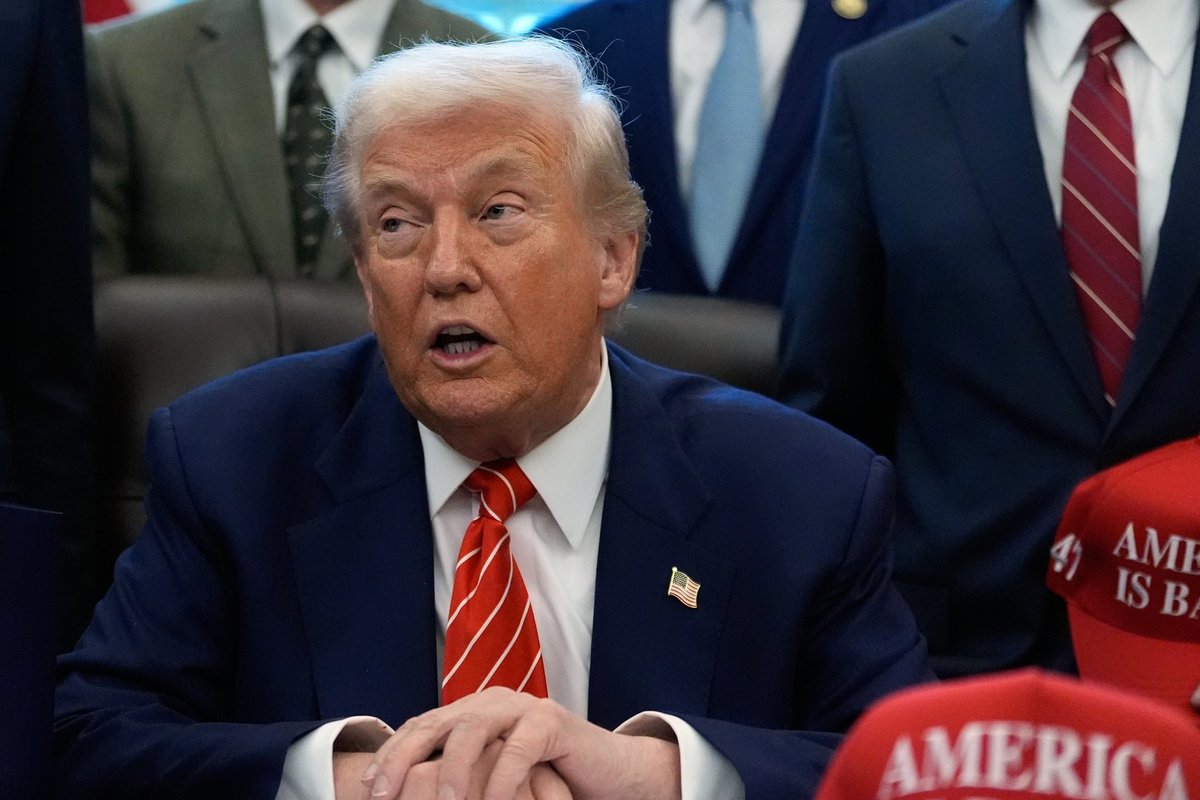 Karas Ukrainoje. Žiniasklaida: Ukraina ruošiasi tam, kad saugumo garantijos pasirodys bevertės - Delfi