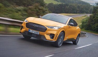 „Ford“ vadovui atsivėrė akys: pripažino kinų pranašumą ir prašo „Volvo“ savininkų pagalbos