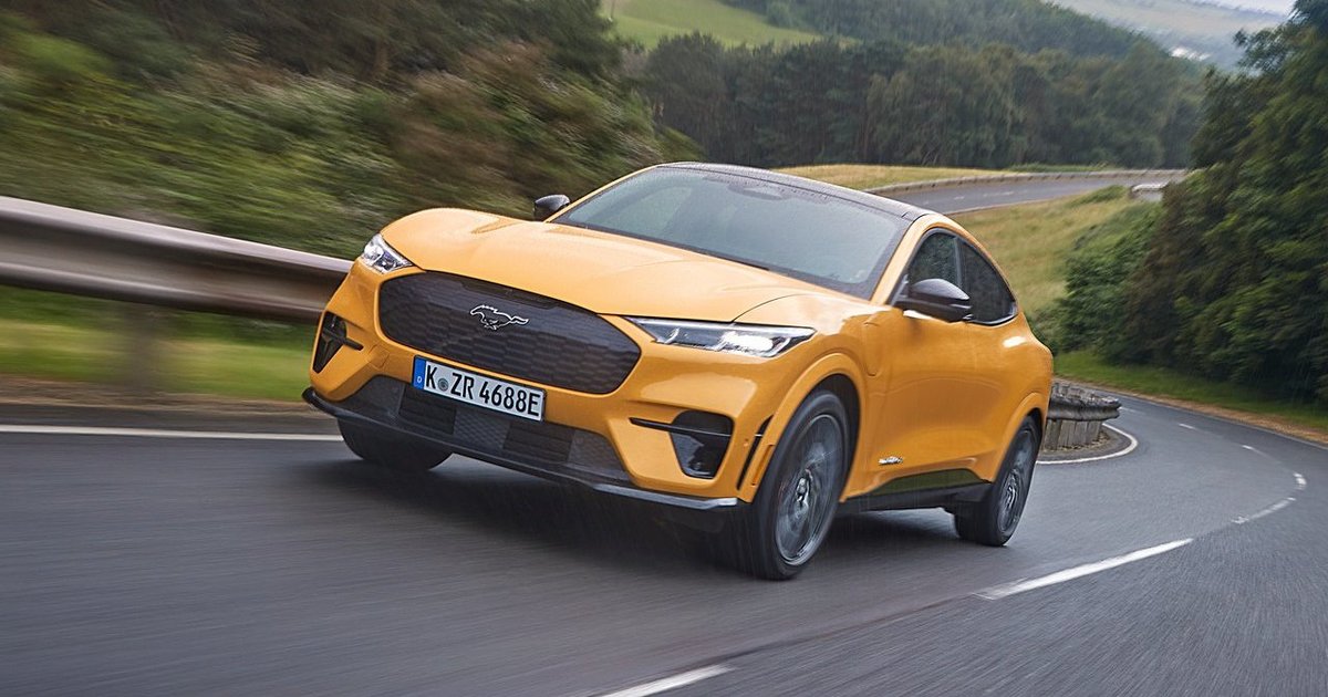 „Ford“ vadovui atsivėrė akys: pripažino kinų pranašumą ir prašo „Volvo“ savininkų pagalbos