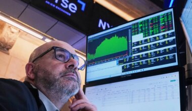 Pasaulio biržos: „Walmart“ įsibrovė į 1 trln. USD klubą