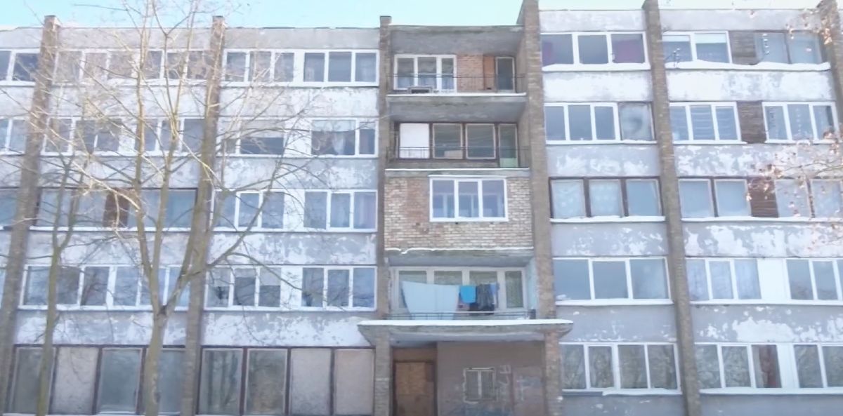 Speigo apokalipsė: gelbėja be šilumos ir vandens likusį prasiskolinusį daugiabutį