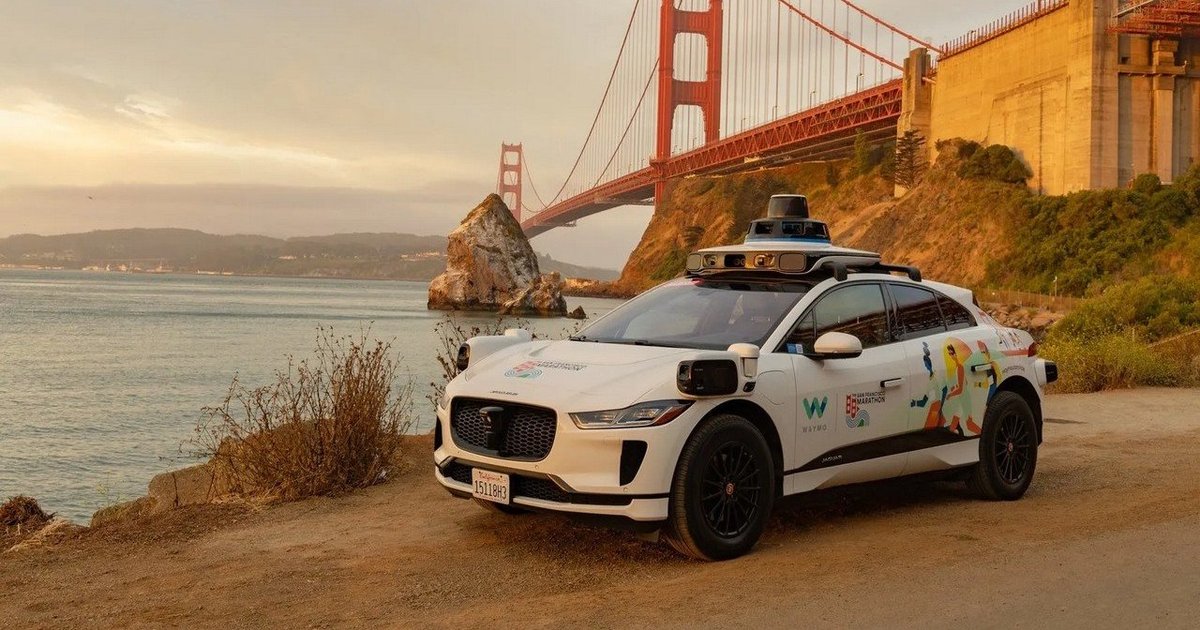 „Google“ dukterinė įmonė po didinamuoju stiklu: avarija prie mokyklos atvėrė autonominių automobilių spragas