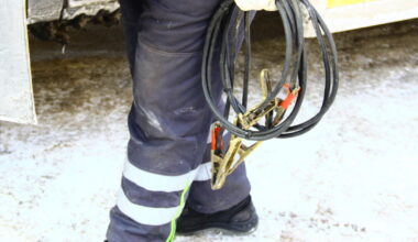 Speigas smogė vairuotojams: skambučiai dėl techninės pagalbos – kas dešimt minučių, servisuose – eilės ir dalių stygius | Verslas