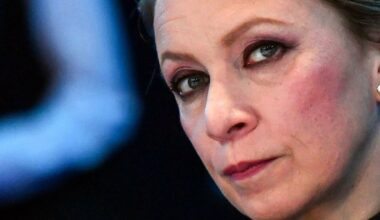 Po NATO vadovo žodžių apie pajėgas Ukrainoje – Zacharovos reakcija