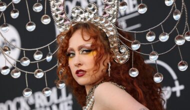 Garsi dainininkė sukėlė skandalą: apdovanojimuose pasirodė beveik nuoga