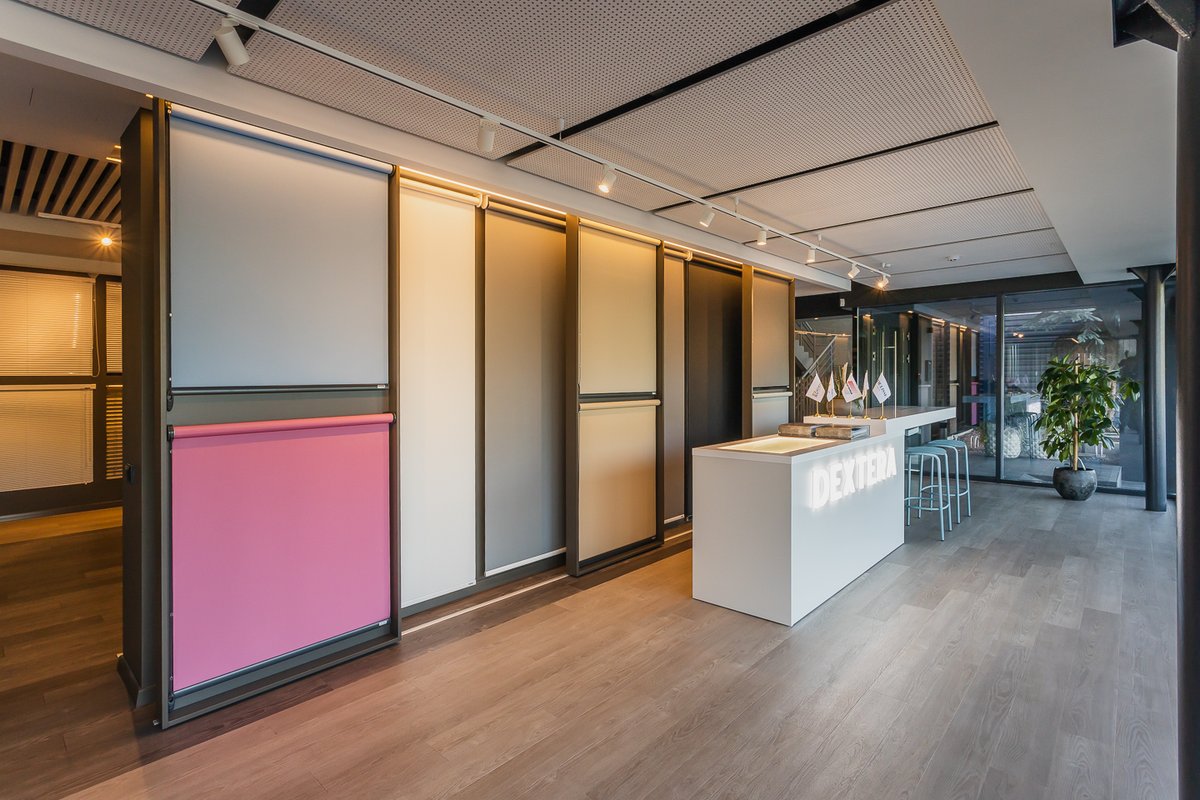 DEXTERA: 30 metų kurianti patikimus saulės kontrolės sprendimus. Nuo pirmųjų žaliuzių iki inovacijų ir lauko gaminių