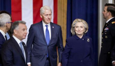 Clintonai persigalvojo: liudys tyrime dėl Jeffrey Epsteino