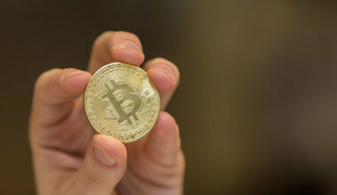 Bitkoinas vos nepramušė dar vieno seniai matyto dugno: kas vyksta? | Verslas