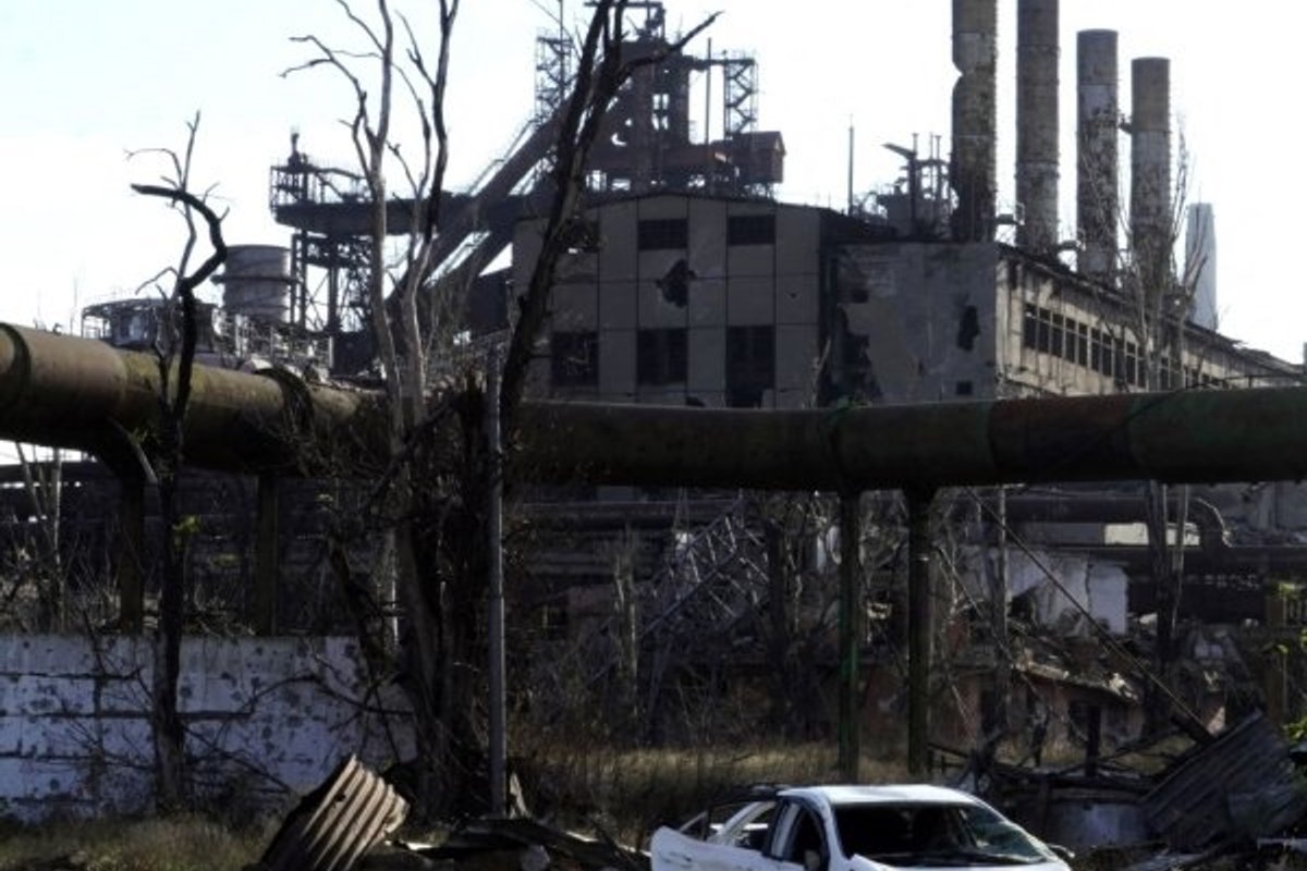 Rusai nori paversti „Azovstal“ propagandos simboliu