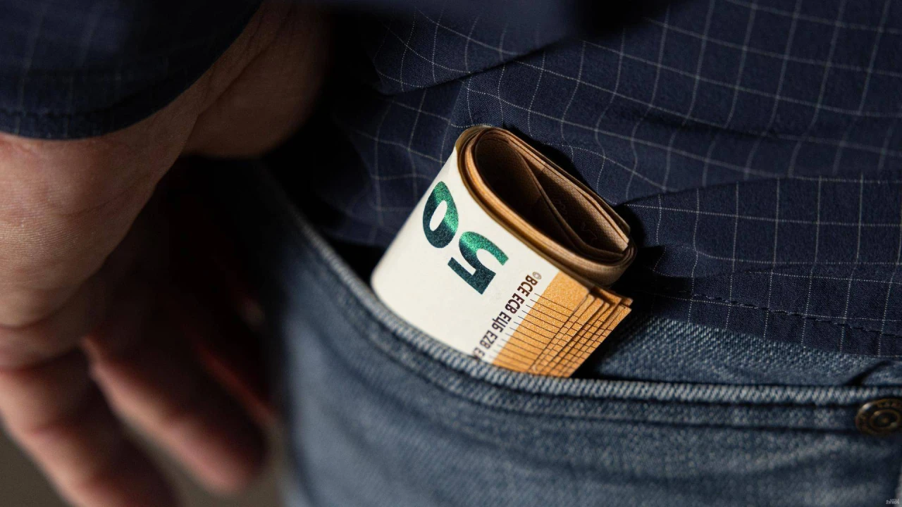 TOP straipsniai apie asmeninius finansus: trečia pensijų pakopa vietoj antros, investavimo žaidimas „IN.“