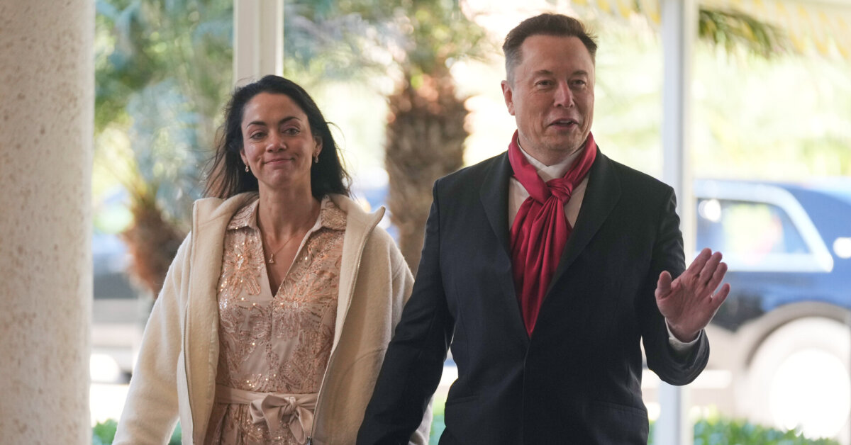 Elonas Muskas jungia „xAI“ su „SpaceX“: siekia kurti kosmoso duomenų centrus | Verslas