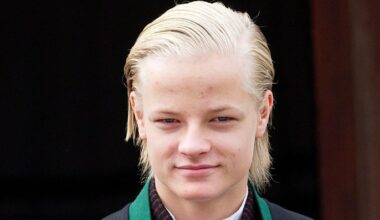 Išžaginimais kaltinamas Norvegijos kronprincesės sūnus teisme puolė į ašaras