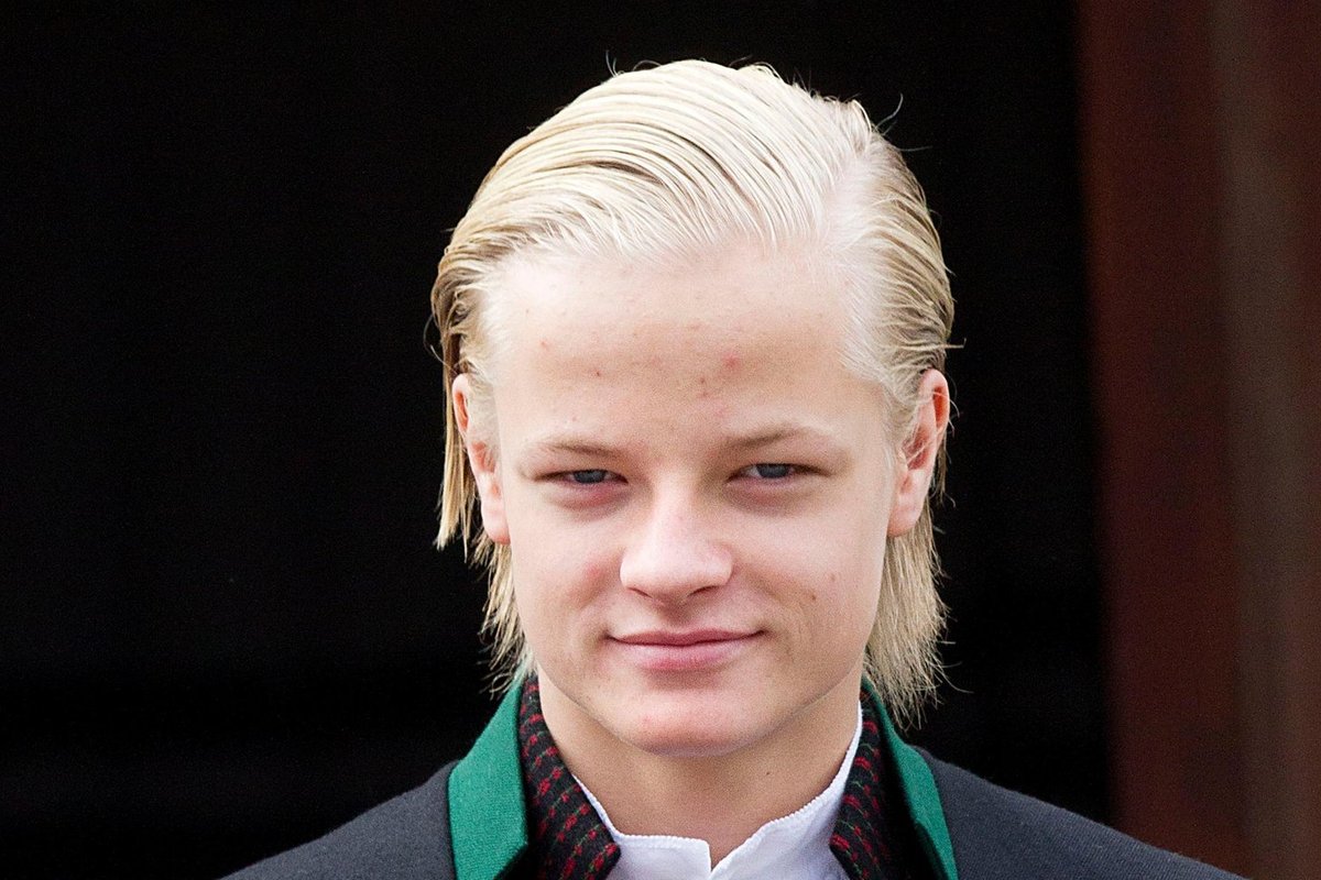 Išžaginimais kaltinamas Norvegijos kronprincesės sūnus teisme puolė į ašaras