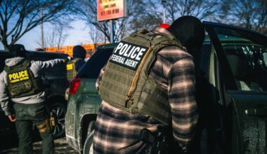 Iš Minesotos atšaukiama 700 imigracijos agentų