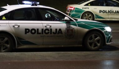 „Tu nebeišsidirbinėk iš policijos, pats gi vairavai“ – žmona neišlaikė liežuvio ir kirto vyrui