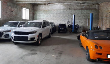 Amerikietiškų automobilių prekeiviai šlamštą pardavinėjo kaip brangias mašinas