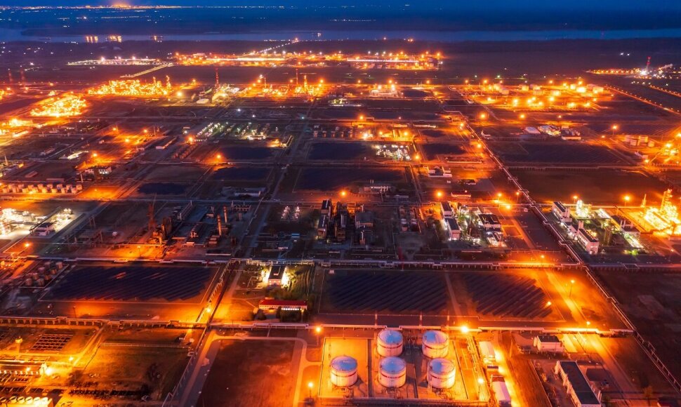 „Lukoil“ naftos perdirbimo gamykla Rusijoje