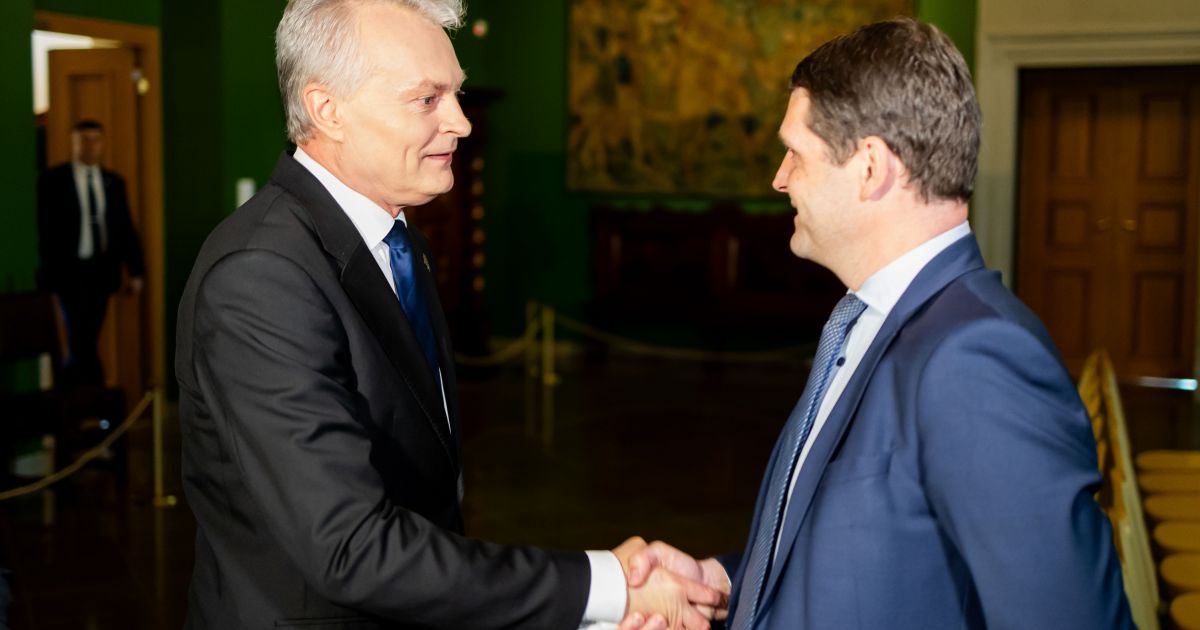 Naujausia apklausa: kuo labiausiai pasitiki ir nepasitiki šalies gyventojai? - Respublika.lt