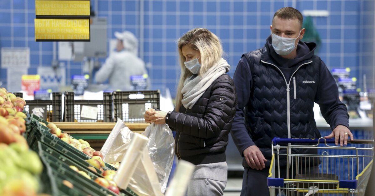 Rusija raško karo vaisius: nenumaldomai brangsta alkoholis ir maistas