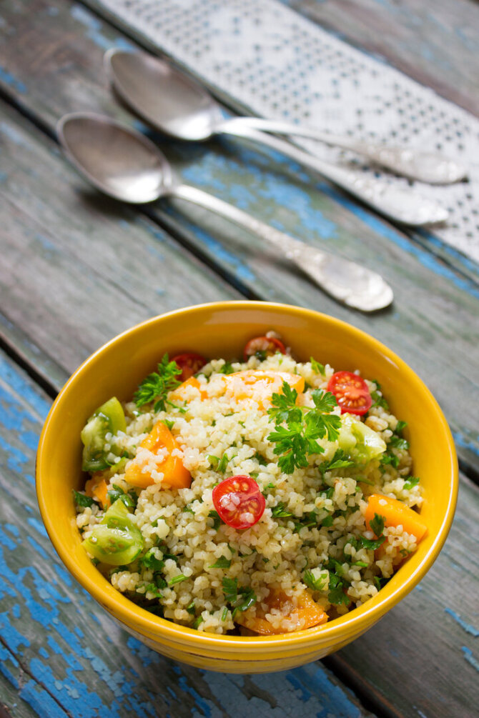 Shutterstock nuotr./Salotos su raugintomis daržovėmis