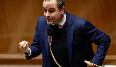 Prancūzija ruošiasi priimti 2026 metų biudžetą po mėnesių įtemptų derybų