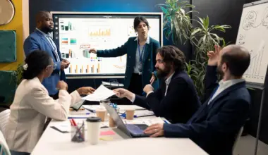 Šios srities specialistai graibstomi kaip auksas