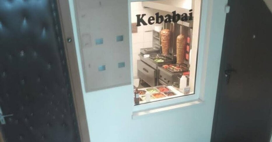 Daugiabutyje panoro išsikirsti langą iš buto į laiptinę: paaiškino, ką svarbu žinoti | Verslas